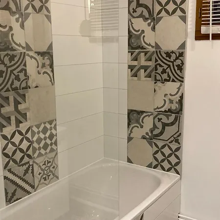 Renove, Central, Parking, 2 - Fr-1-584-338
